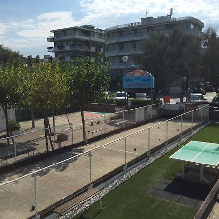 Hotel Ninfea แชร์เวีย ภายนอก รูปภาพ