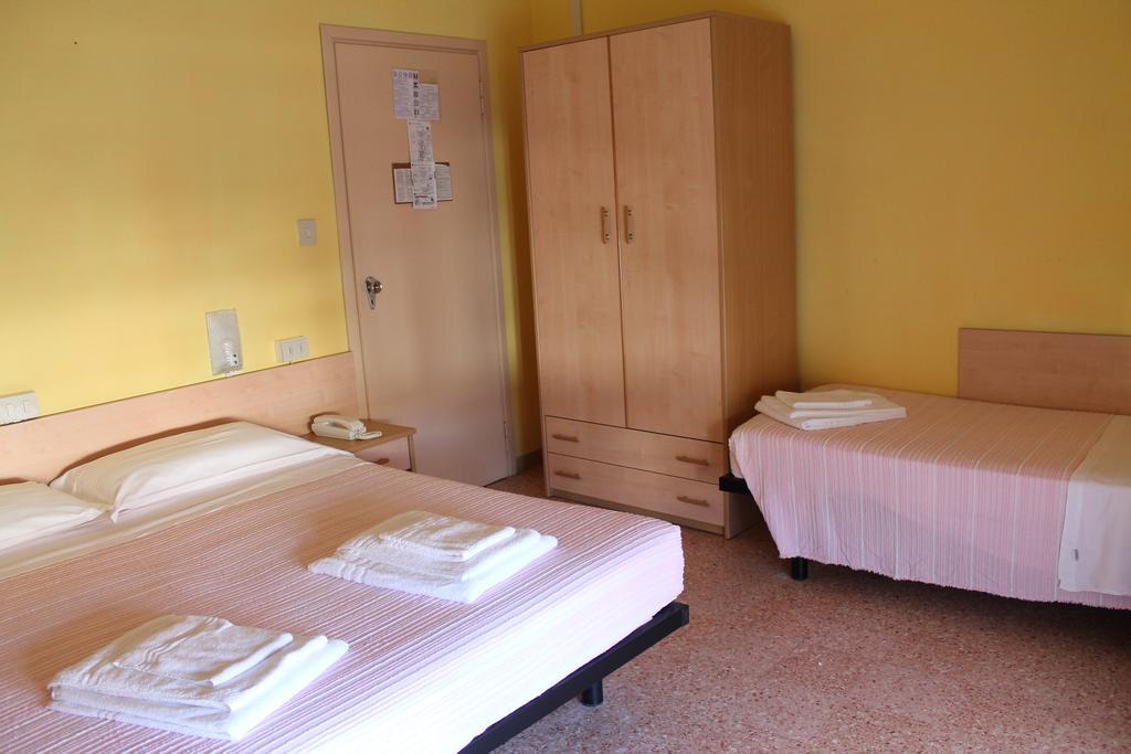 Hotel Ninfea แชร์เวีย ภายนอก รูปภาพ