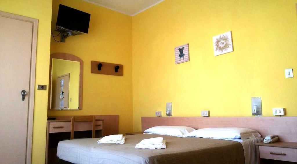 Hotel Ninfea แชร์เวีย ภายนอก รูปภาพ